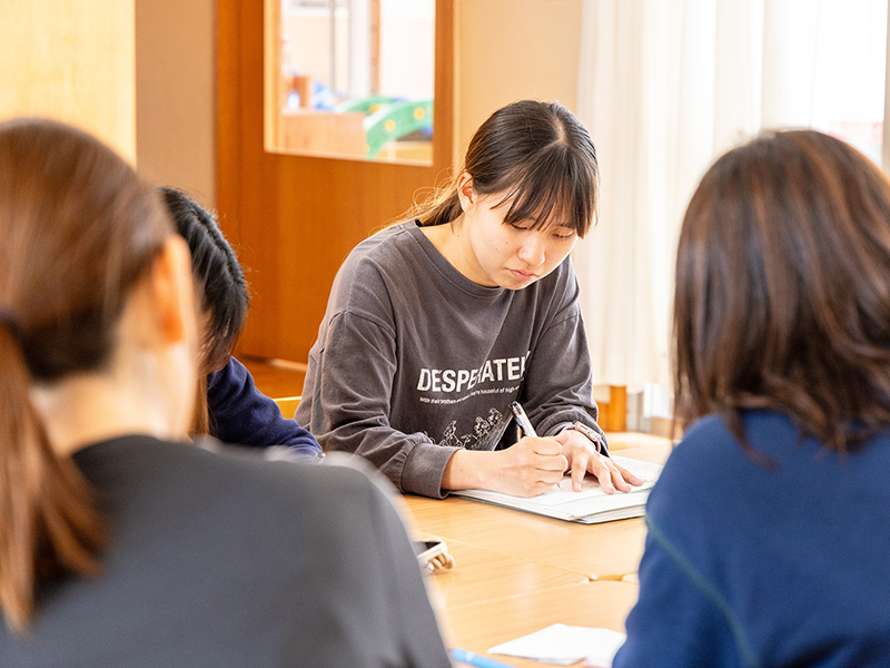 給食会議で「食」の状況を共有！